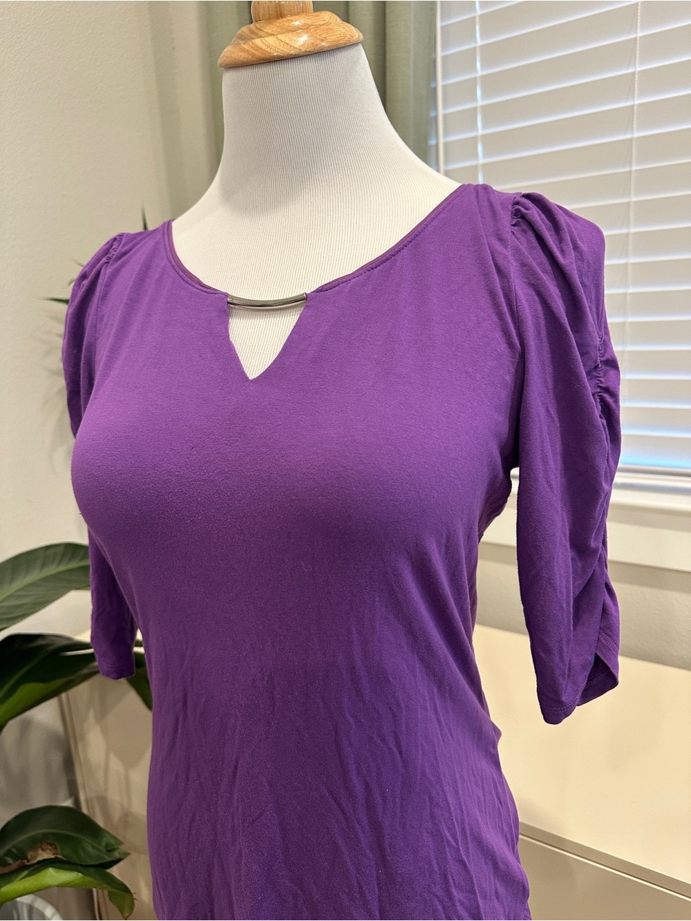 White House Black Market Purple V-Neck Puff Sleeve Top - Picture 2 of 8